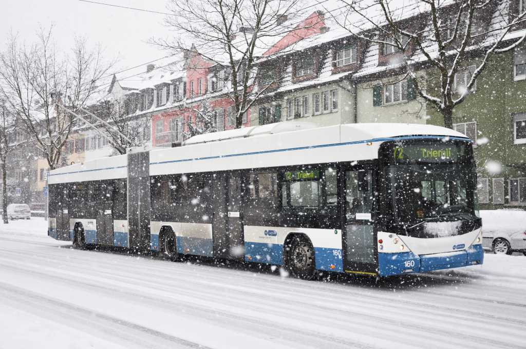 Bus im Schnee