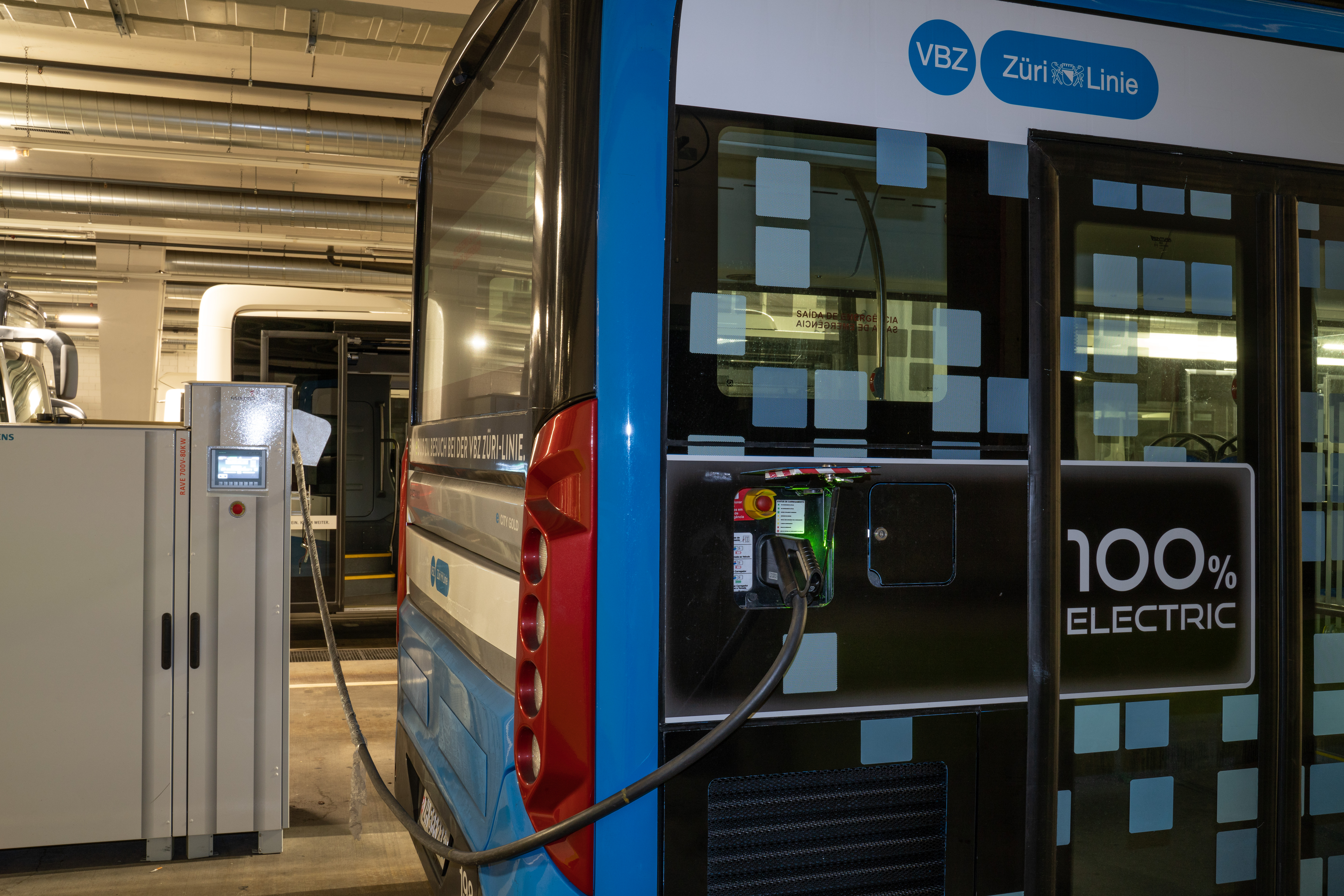 Der Elektrobus CAETANO im Testbetrieb bei der VBZ. Bild Tom Kawara fuer VBZ, 12. und 13. Juli 2018.