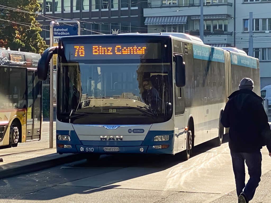 Bild vom 76er Bus am Bahnhof Wiedikon